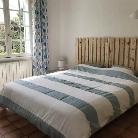 펜션 Jardin Arbore, Belle Maison Piscine