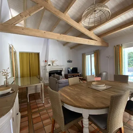 Jardin Arbore, Belle Maison Piscine 펜션 생-트로장-레-뱅