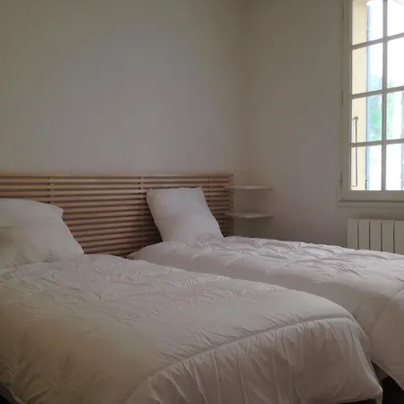 펜션 Jardin Arbore, Belle Maison Piscine *