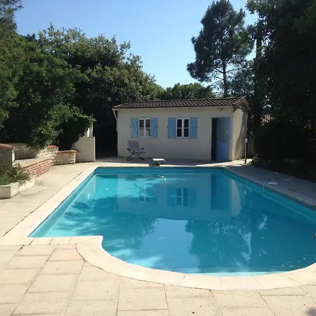 Holiday home Jardin Arbore, Belle Maison Piscine